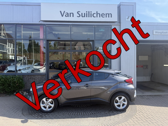 Toyota C-HR 1.8 Hybrid Active bij Van Suilichem Auto's in Opheusden