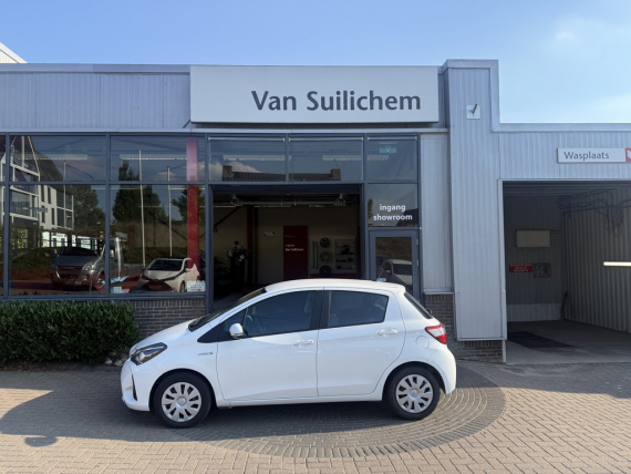 Toyota Yaris 1.5 Hybrid Active bij Van Suilichem Auto's in Opheusden