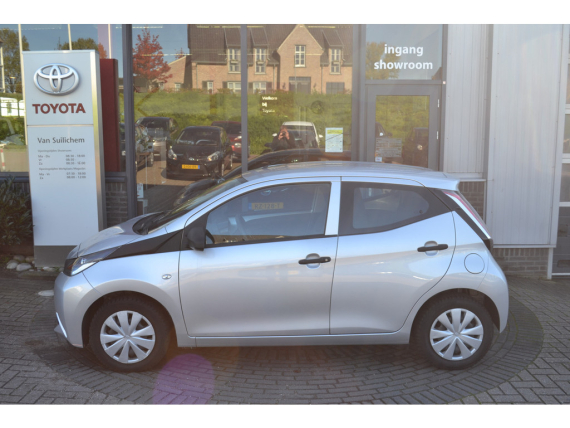 Toyota Aygo 1.0 VVT-i x-fun bij Van Suilichem Auto's in Opheusden