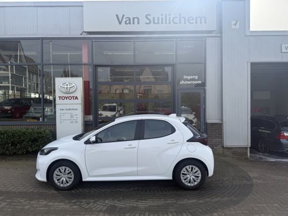 Toyota Yaris 1.5 Hybrid 115 Comfort bij Van Suilichem Auto's in Opheusden