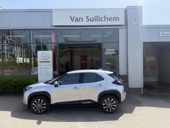 Toyota Yaris Cross 1.5 Hybrid Dynamic bij Van Suilichem Auto's in Opheusden